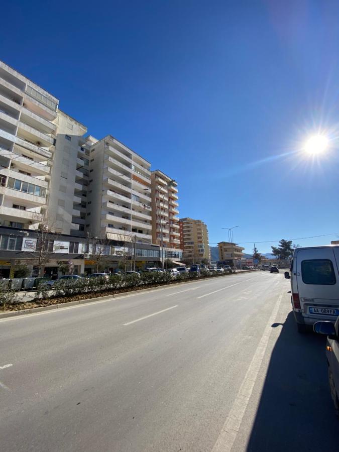 Gus Apartament Vlorë Exteriör bild