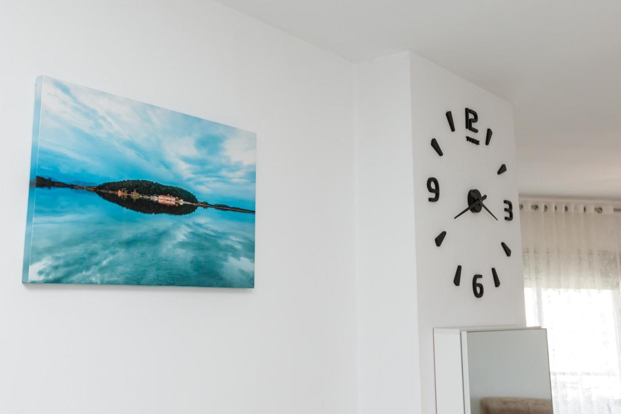 Gus Apartament Vlorë Exteriör bild