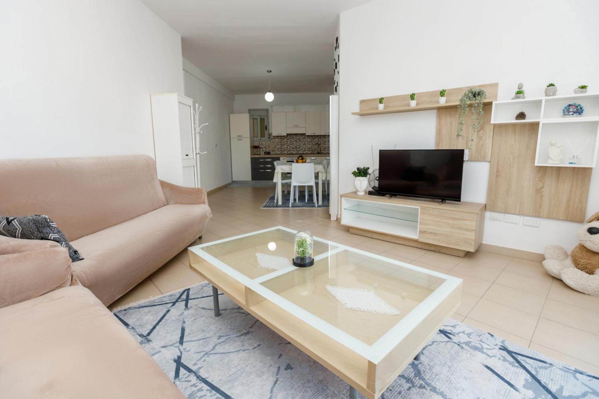 Gus Apartament Vlorë Exteriör bild