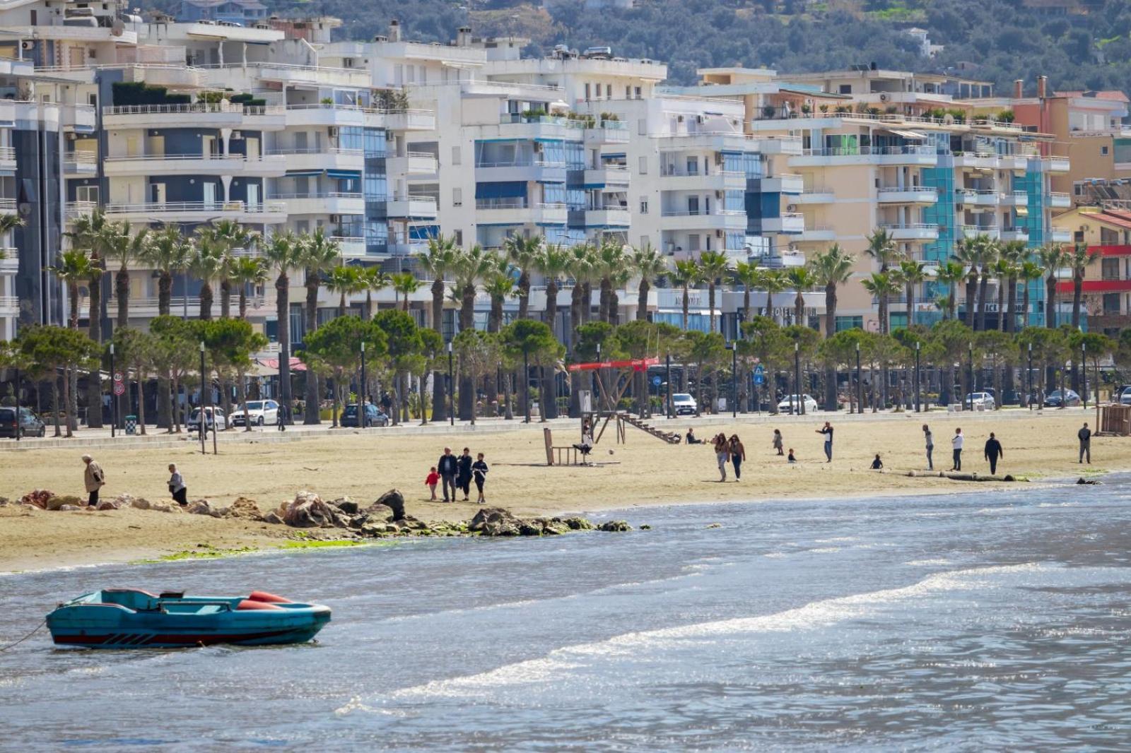 Gus Apartament Vlorë Exteriör bild